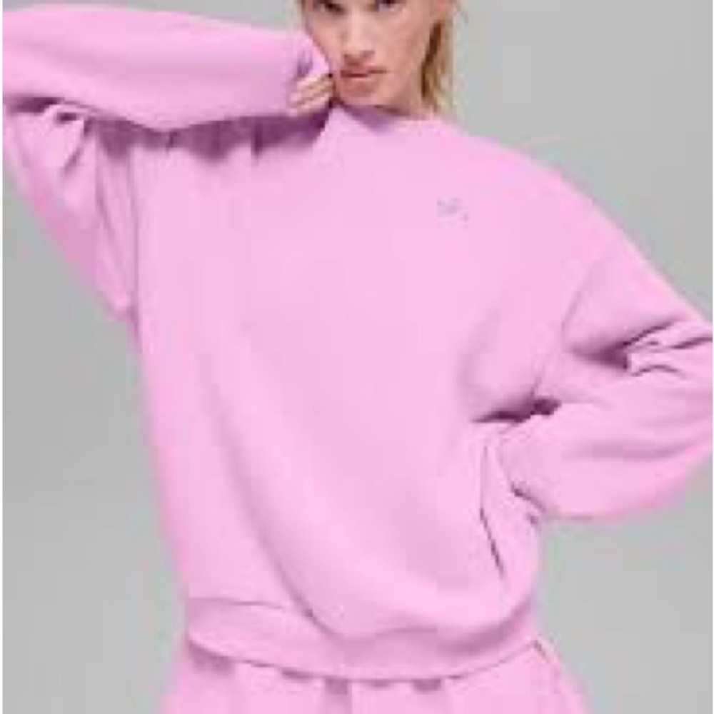 ALO Yoga Accolade Crew Neck Pullover